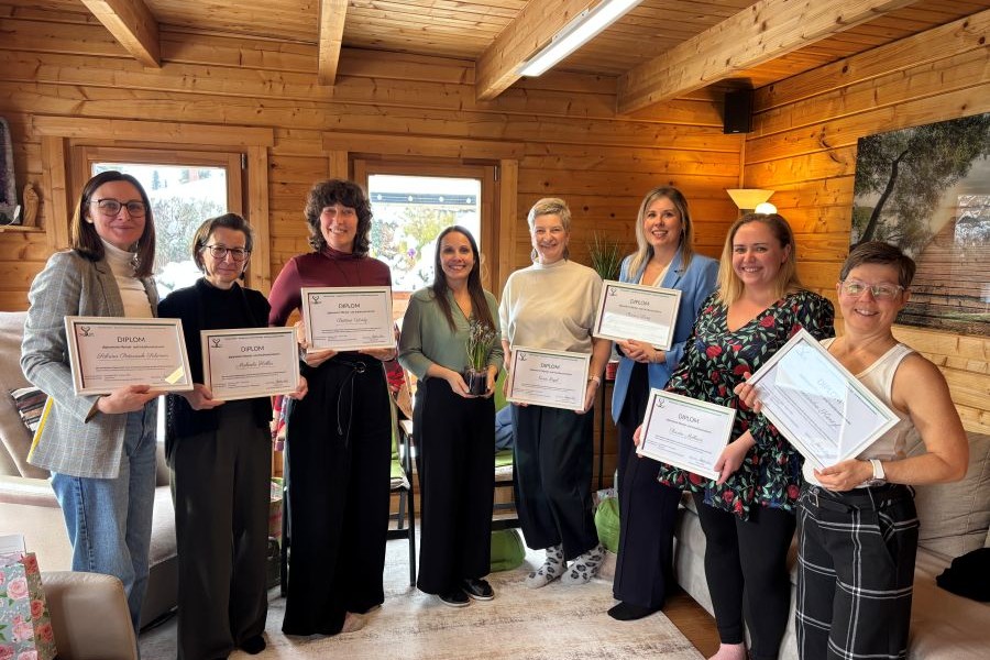 ausbildungsgruppe-2025-26 Anna beim Entspannen